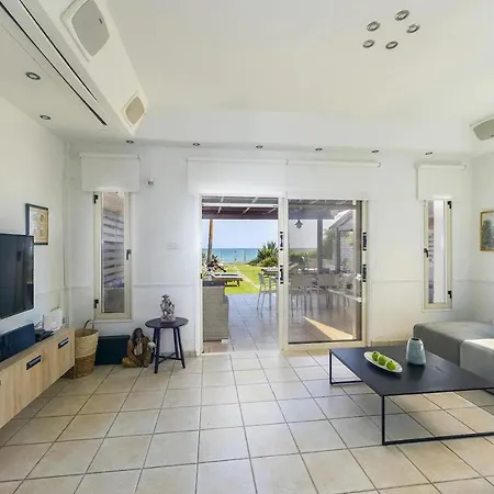 Villa Beachfront Carpe Diem Kiti