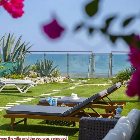 Villa Beachfront Carpe Diem