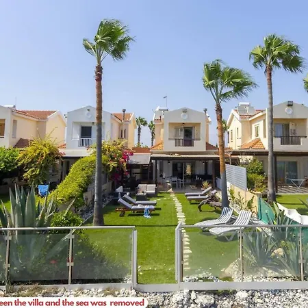 Villa Beachfront Carpe Diem Kiti