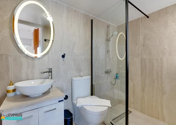 Beachfront Carpe Diem Dhromolaxia