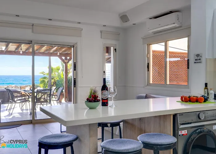 Beachfront Carpe Diem Dromolaxia