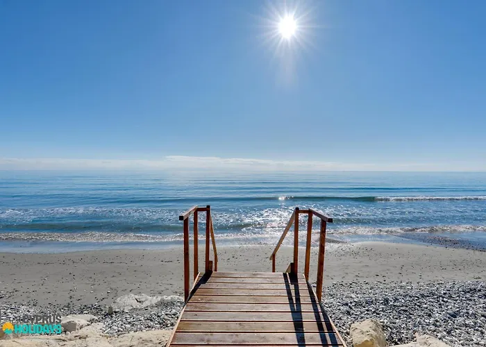 Vila Beachfront Carpe Diem Dromolaxia