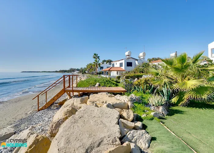 Beachfront Carpe Diem Dhromolaxia