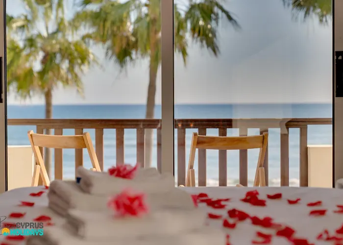 Beachfront Carpe Diem Βίλα