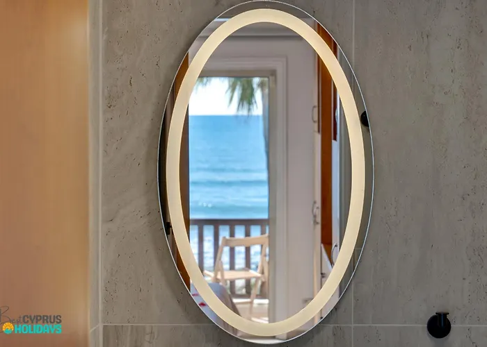 Beachfront Carpe Diem Vila